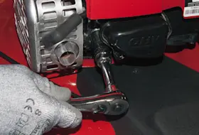 How to Remove the Spark Plug from a Lawn Mower: Easy Step-by-Step Guide
