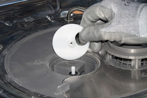Remove the diverter disc.