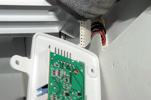 PHOTO: Disconnect the wire harness.
