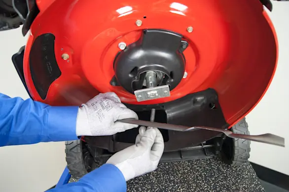 PHOTO: Install the new blade.