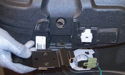 PHOTO: Reinstall the adjustment lever.