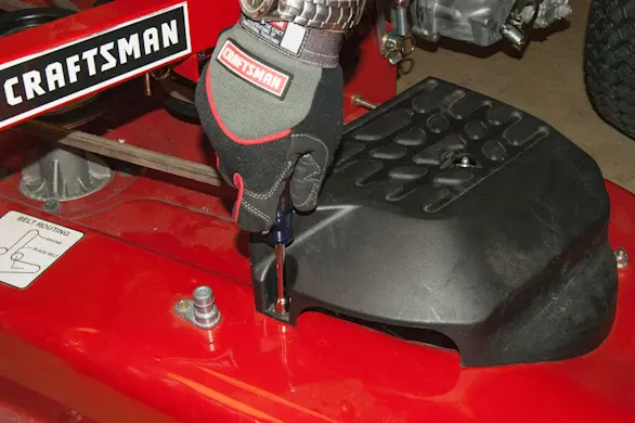PHOTO: Remove the pulley cover.