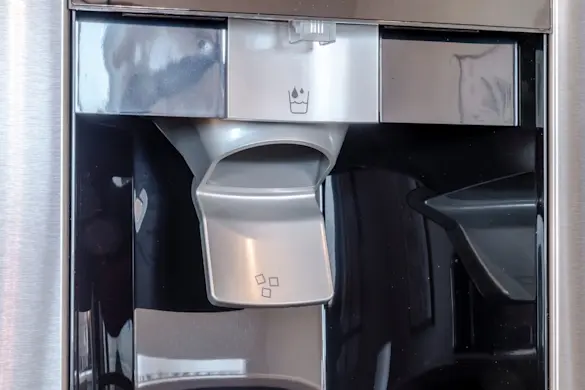 How to Replace the Water Filter in a Kirkland Refrigerator