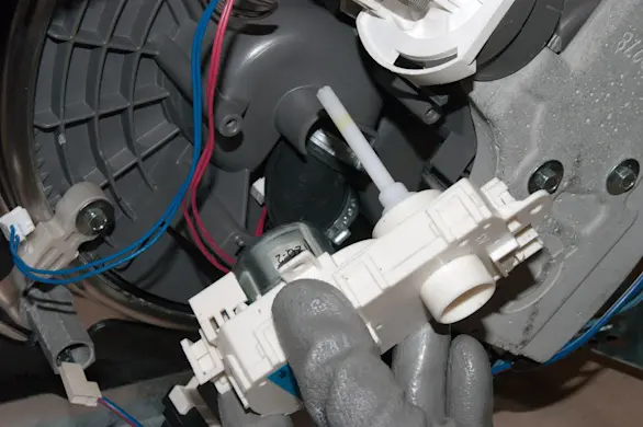 How to replace a dishwasher diverter motor | Repair guide