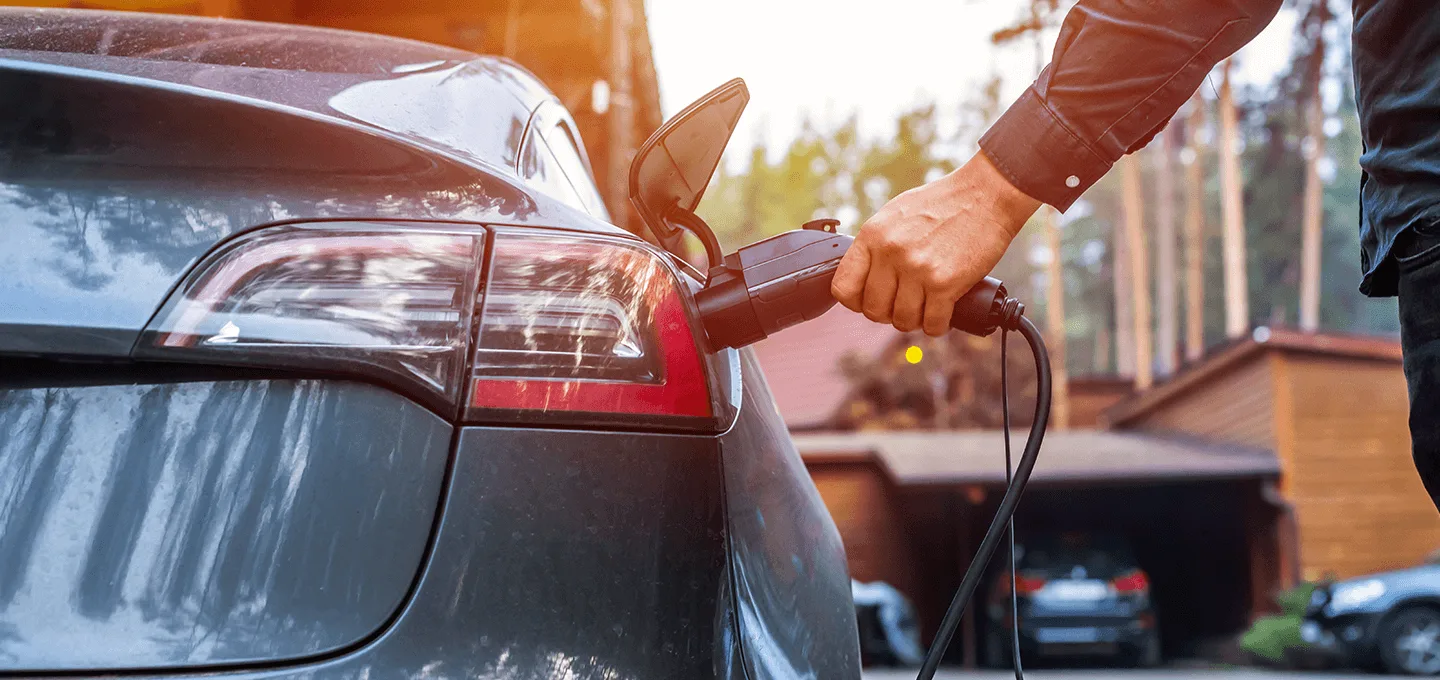 Charging electric vehicle