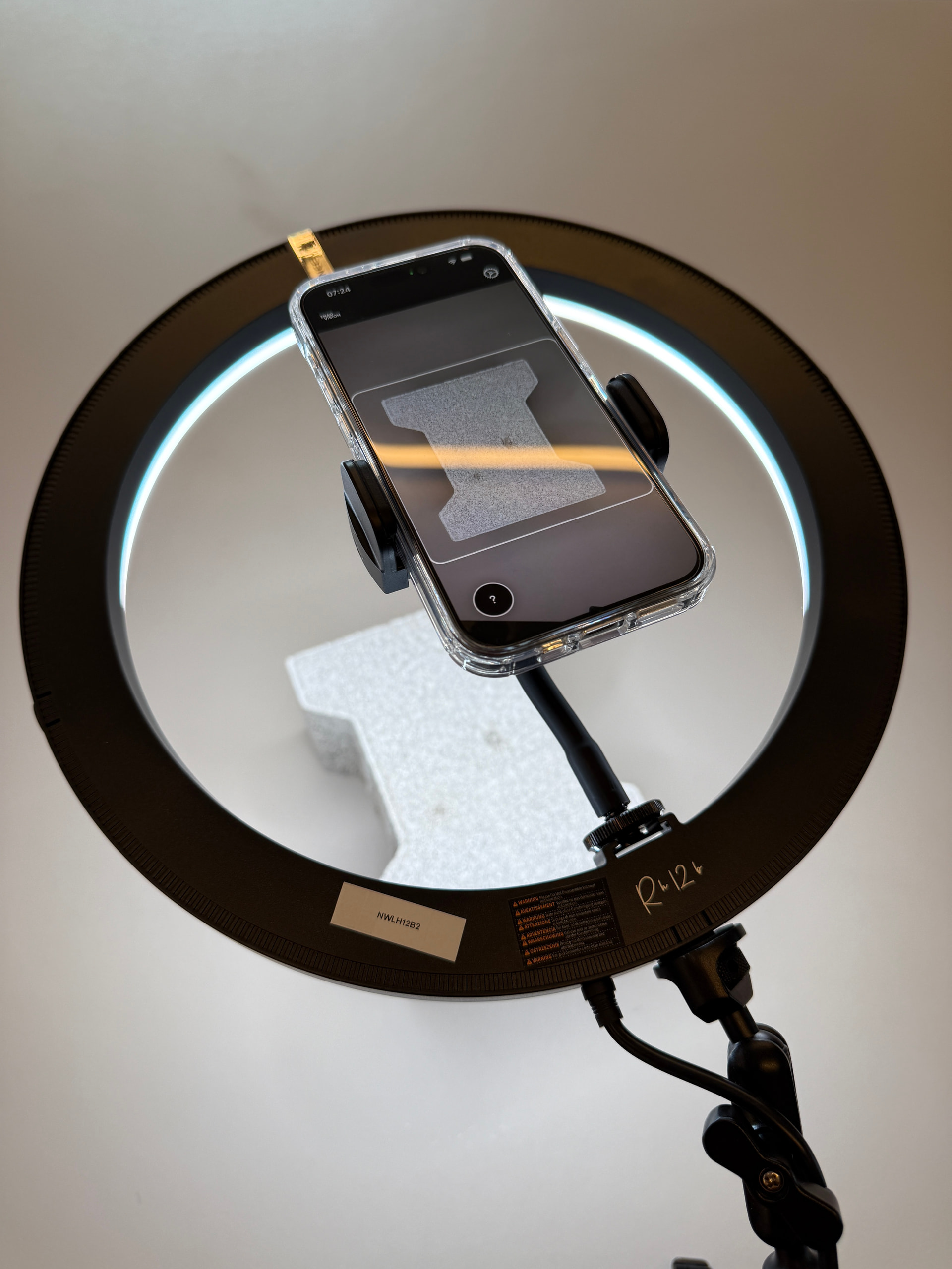 Why your AI visual inspection doesn’t need a €500 light (and what actually works)