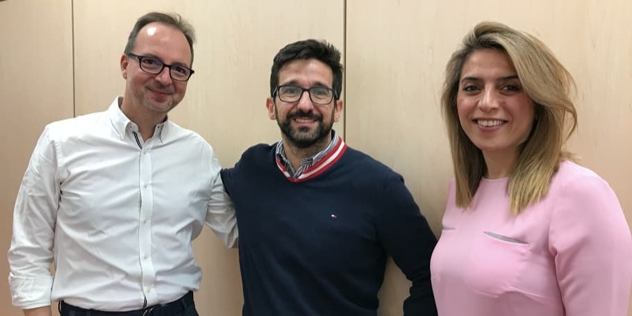 Tres trabajadores de Lilly posando para la foto
