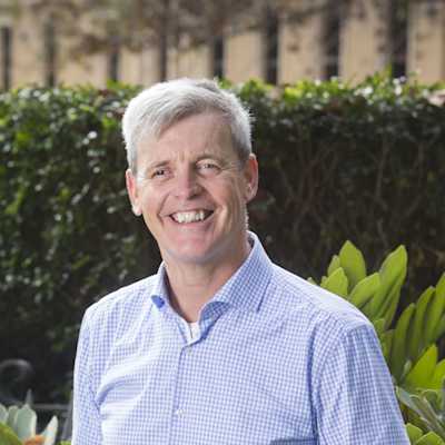 Photo of the author: David Rowlinson