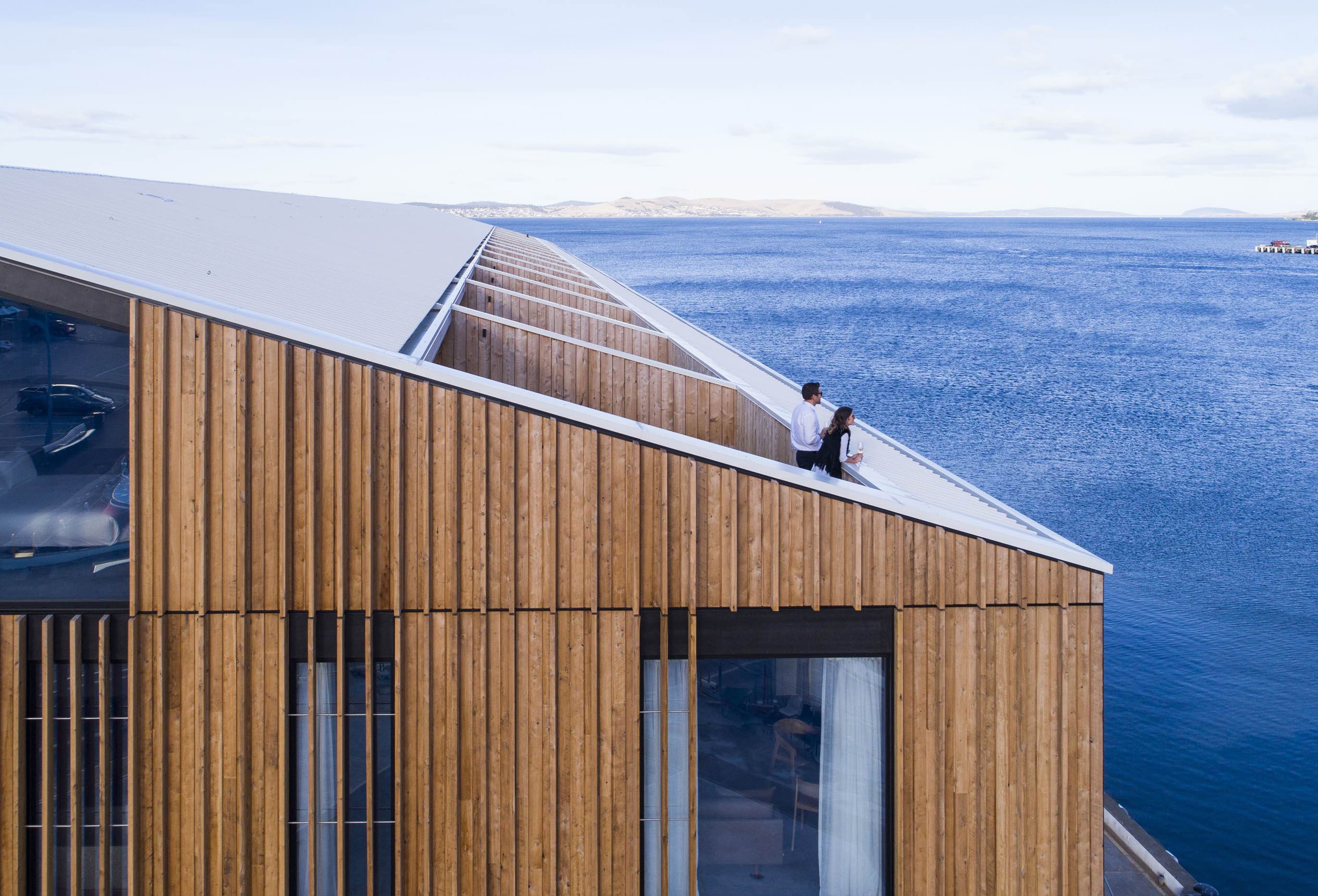 Mac 01 Hotel exterior