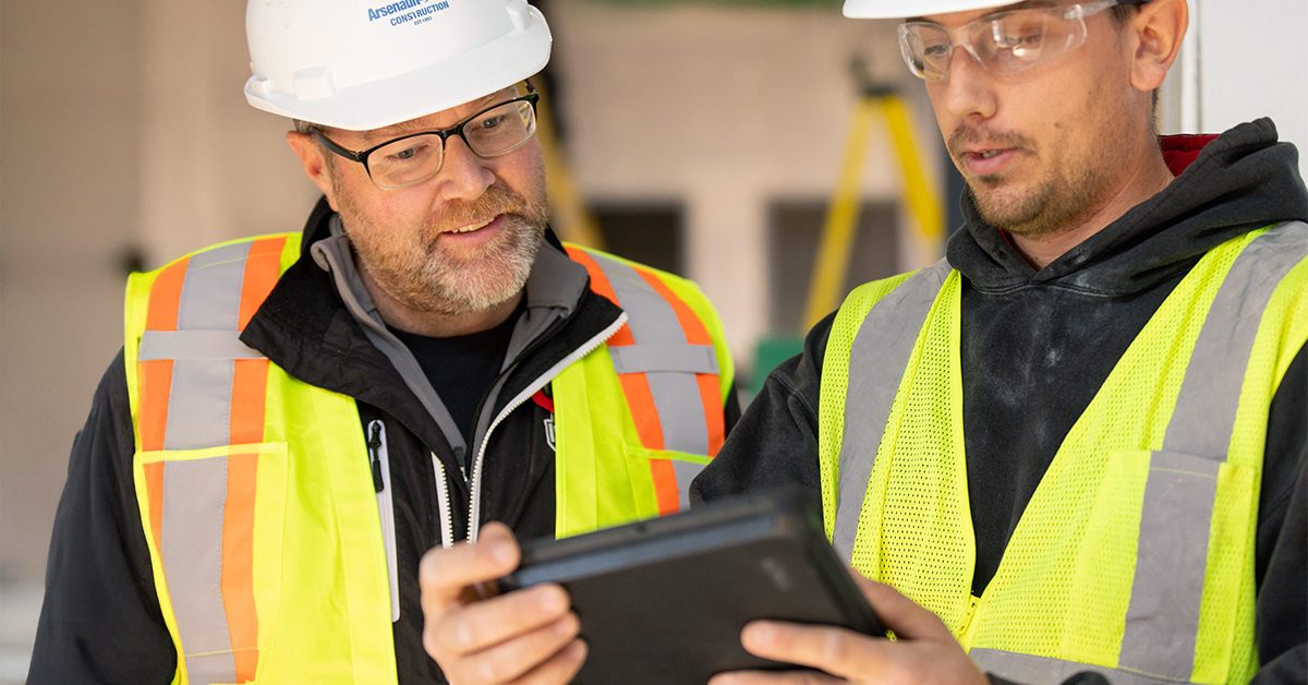 With the Fieldwire web and mobile apps, construction workers are able to seamlessly communicate with their peers, view and annotate blueprints from the jobsite, manage tasks, and document defects.