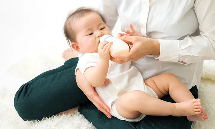 離乳食で牛乳が飲めるのはいつから？