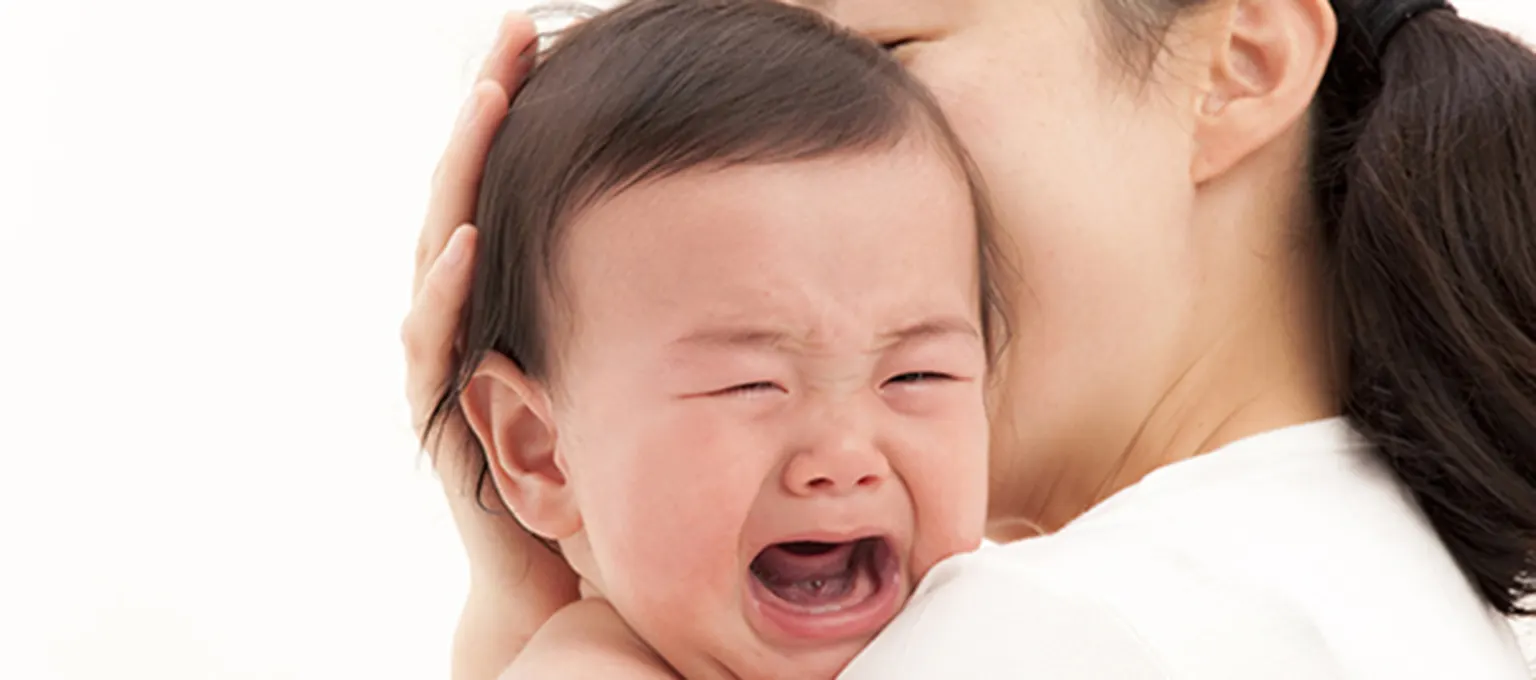 泣いている赤ちゃんをあやす方法