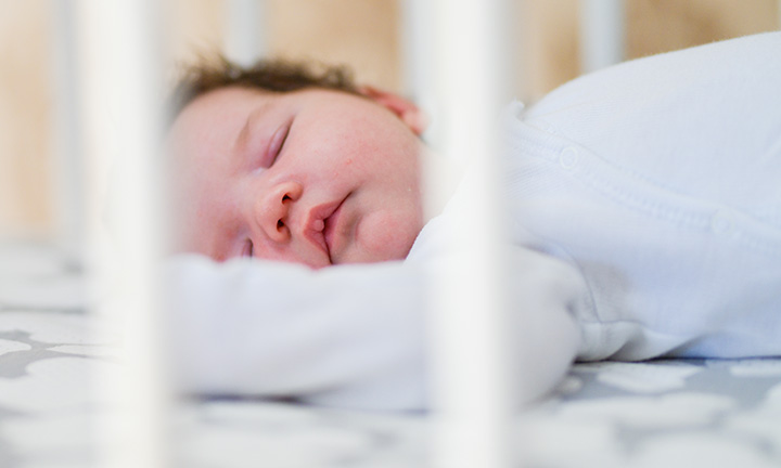 赤ちゃんの睡眠サイクルについて パンパース