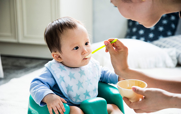 1歳1か月の子どもにオレンジジュースを与えてもよいですか おむつのパンパース