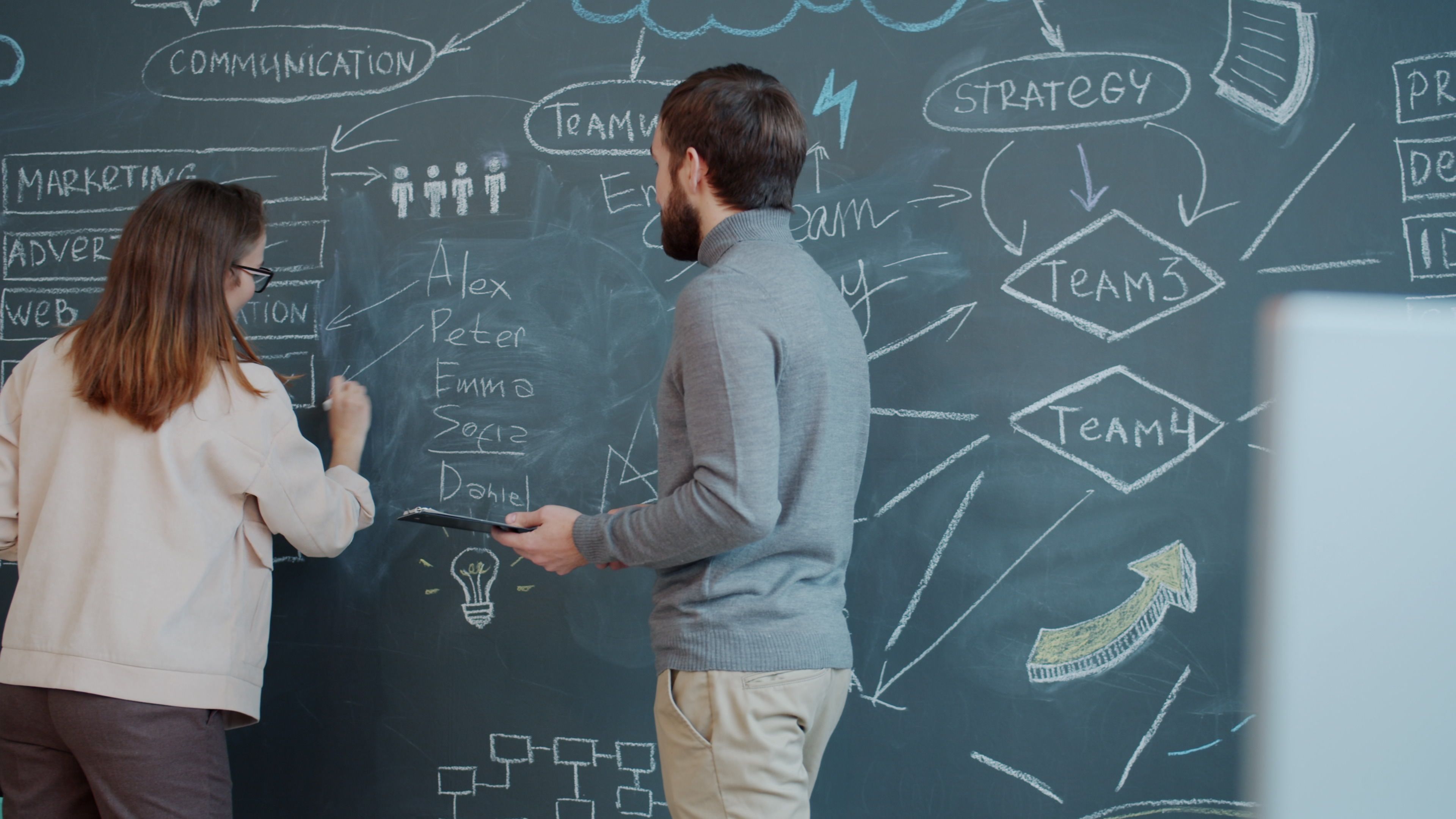 Lumbre: conectando clientes y proyectos de comunicación con monday