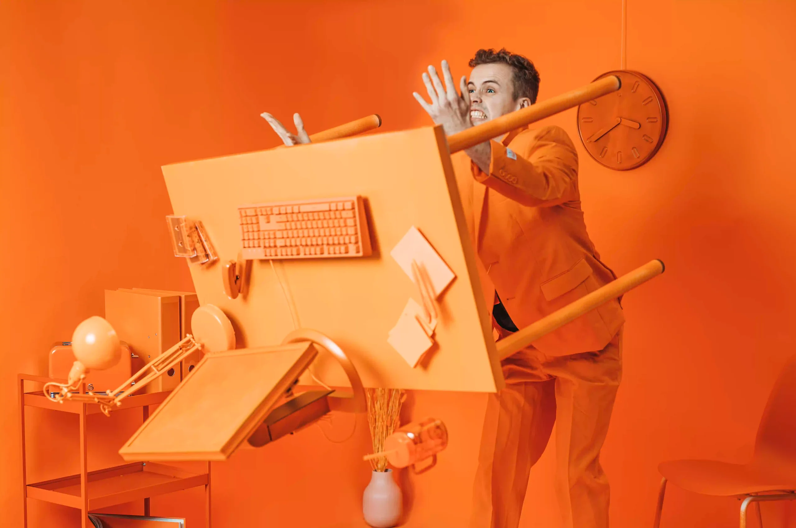 Orangeshoot - Gefrustreerde man