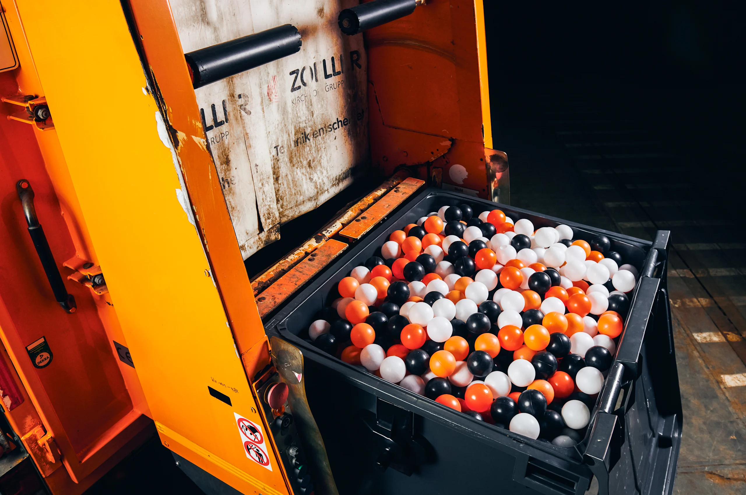 ORANJE VUILNISWAGEN 22 APRIL 20221317