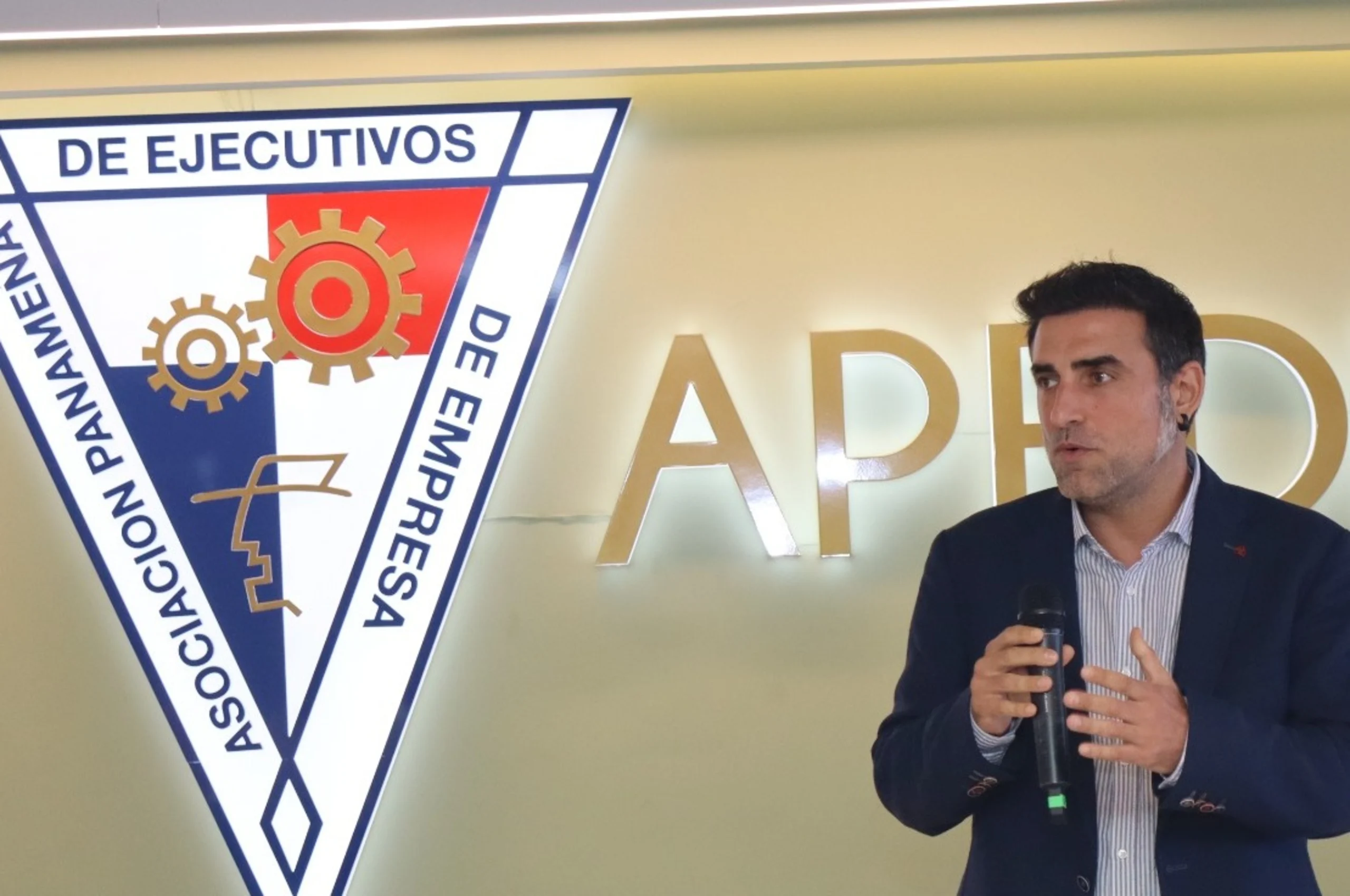 Ricardo Gala lleva la conversación de IA a Panamá