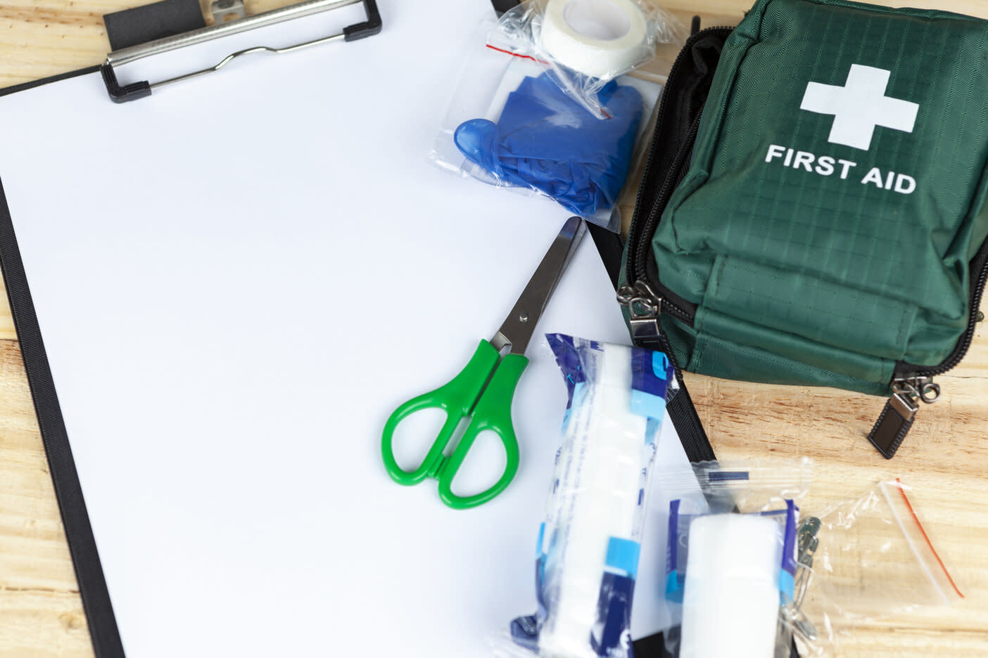What are the standards for workplace first aid kits?