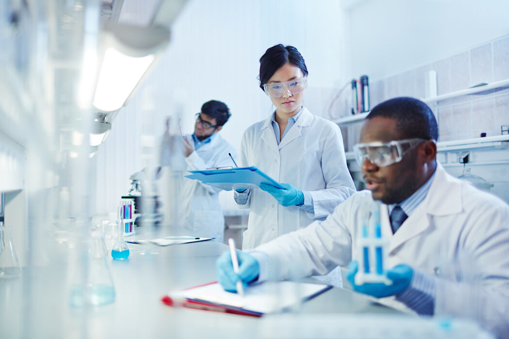 How standards help manage risk in medical laboratories