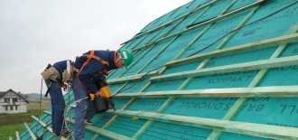 Jak zabezpieczyć dach, gdy budowa się przedłuża?