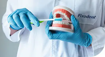 En quoi les prothèses dentaires amovibles sont-elles faites? Un guide des matériaux des prothèses amovibles ADP