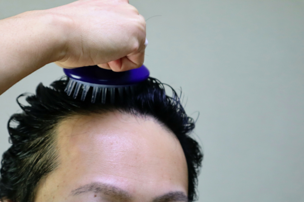 頭皮マッサージ器の育毛効果とは？おすすめ機器と選ぶ時の注意点を紹介！|ヘアケアラボ