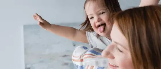 Mamá he hija sonriente