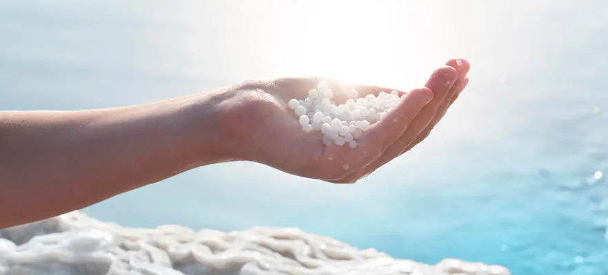 Difference Between Saltwater, Mineral and Magnesium Pools Image 2