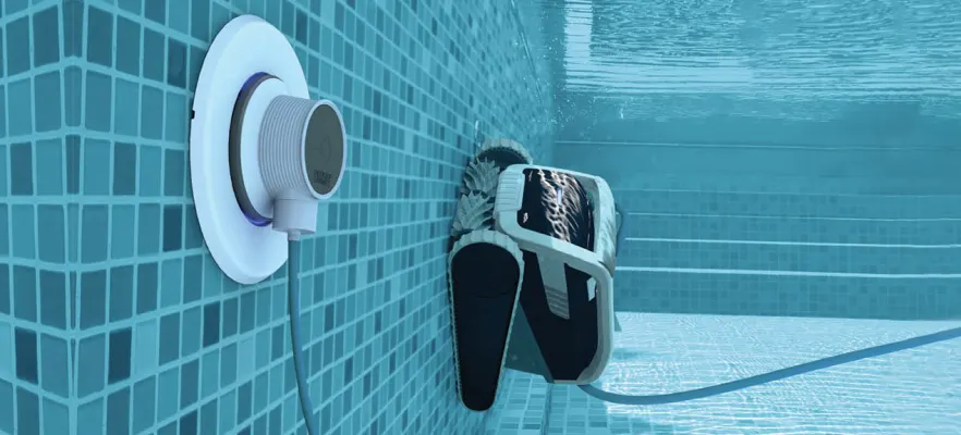Poolside Connect robotic pool cleaner innovation