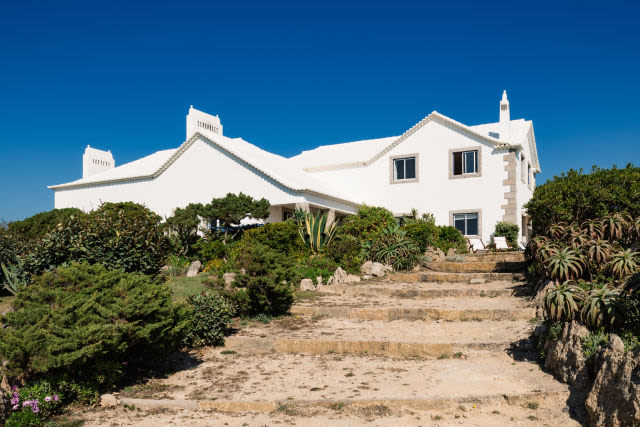 Spend the holidays in a cozy Atlantic house in Portugal
