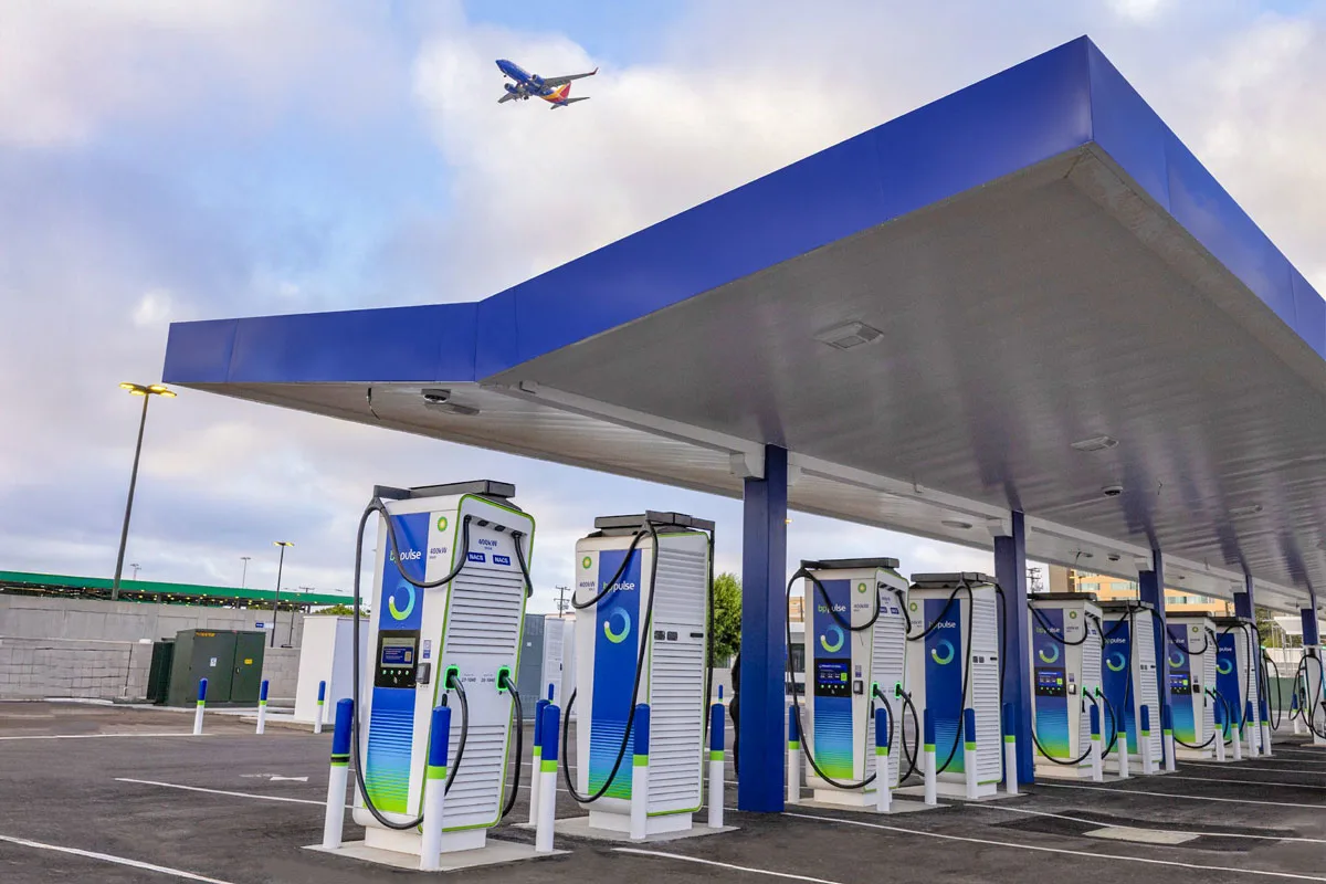 bp pulse expands ultrafast EV charging network in California and Illinois