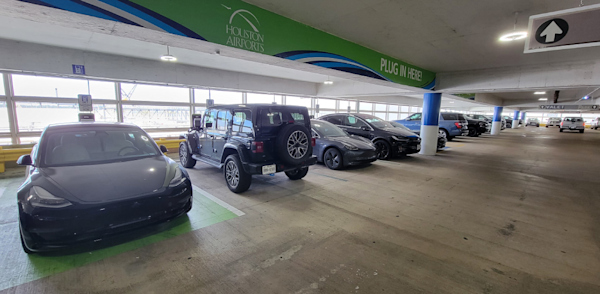 Parking at HOU Airport