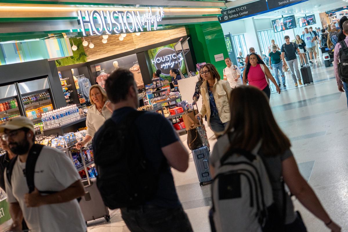 Houston Airports fast facts