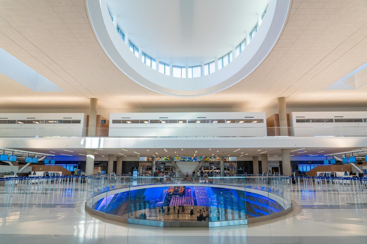 IAH International Terminal Picture 3