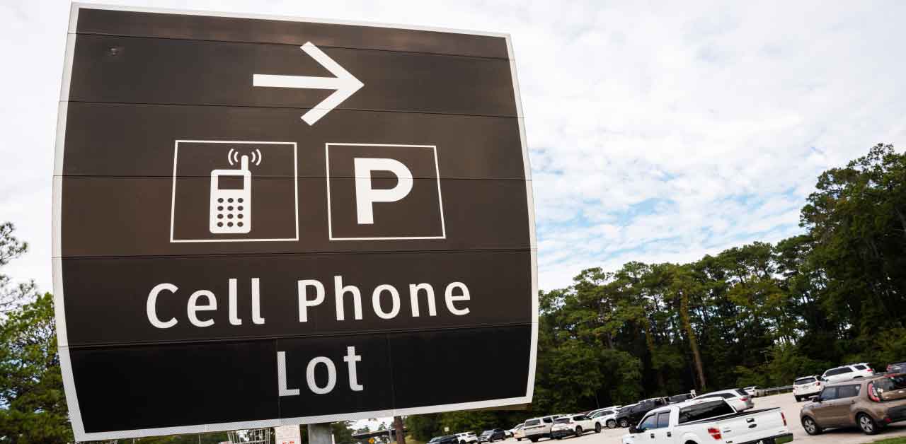 IAH Cell Phone Lot