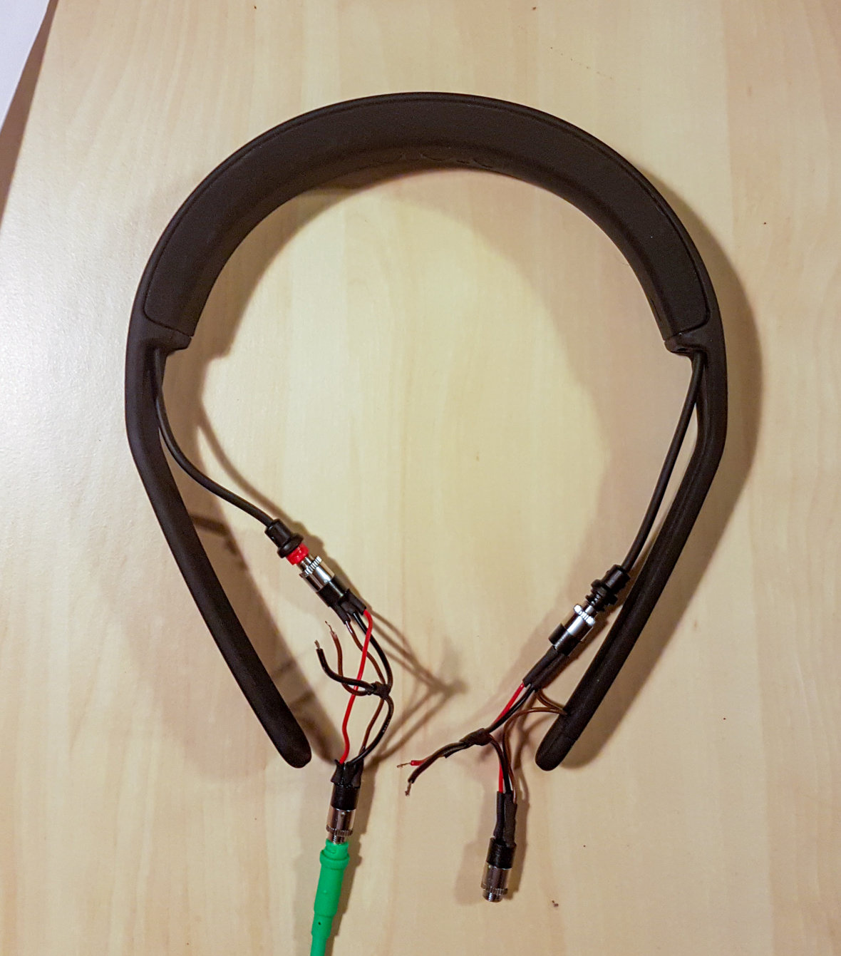 Aux jacks hooked up to headband, to be soldered to drivers
