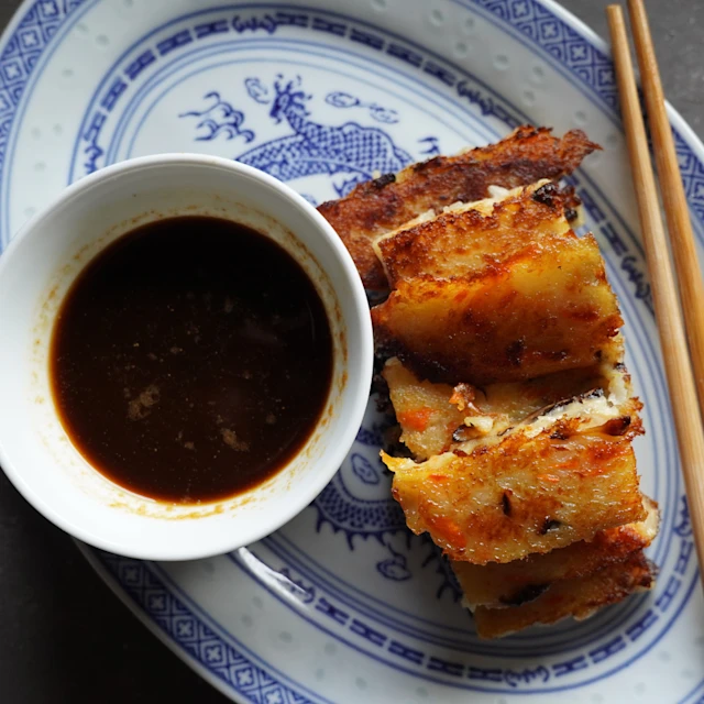 Raddish cake plated with drink