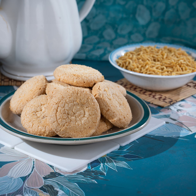 A plate of rasmalai shortbread cookies