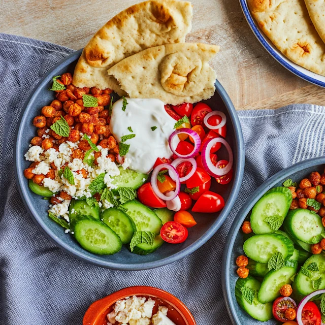 Veggie Bowl with Roasted Chickpeas
