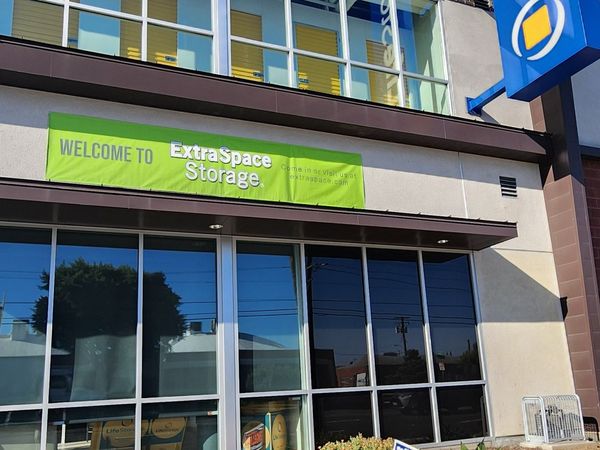 Extra Space Storage facility at 3155 W El Segundo Blvd - Hawthorne, CA
