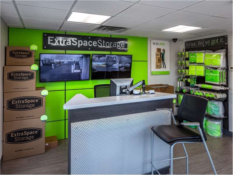 20×10 Self Storage Unit in Auburn, MA 245 Washington St Auburn, Massachusetts 3