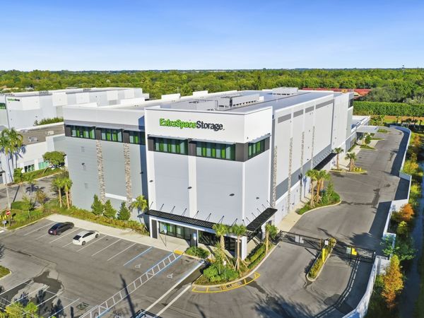 Extra Space Storage facility at 4161 W Hillsboro Blvd - Coconut Creek, FL