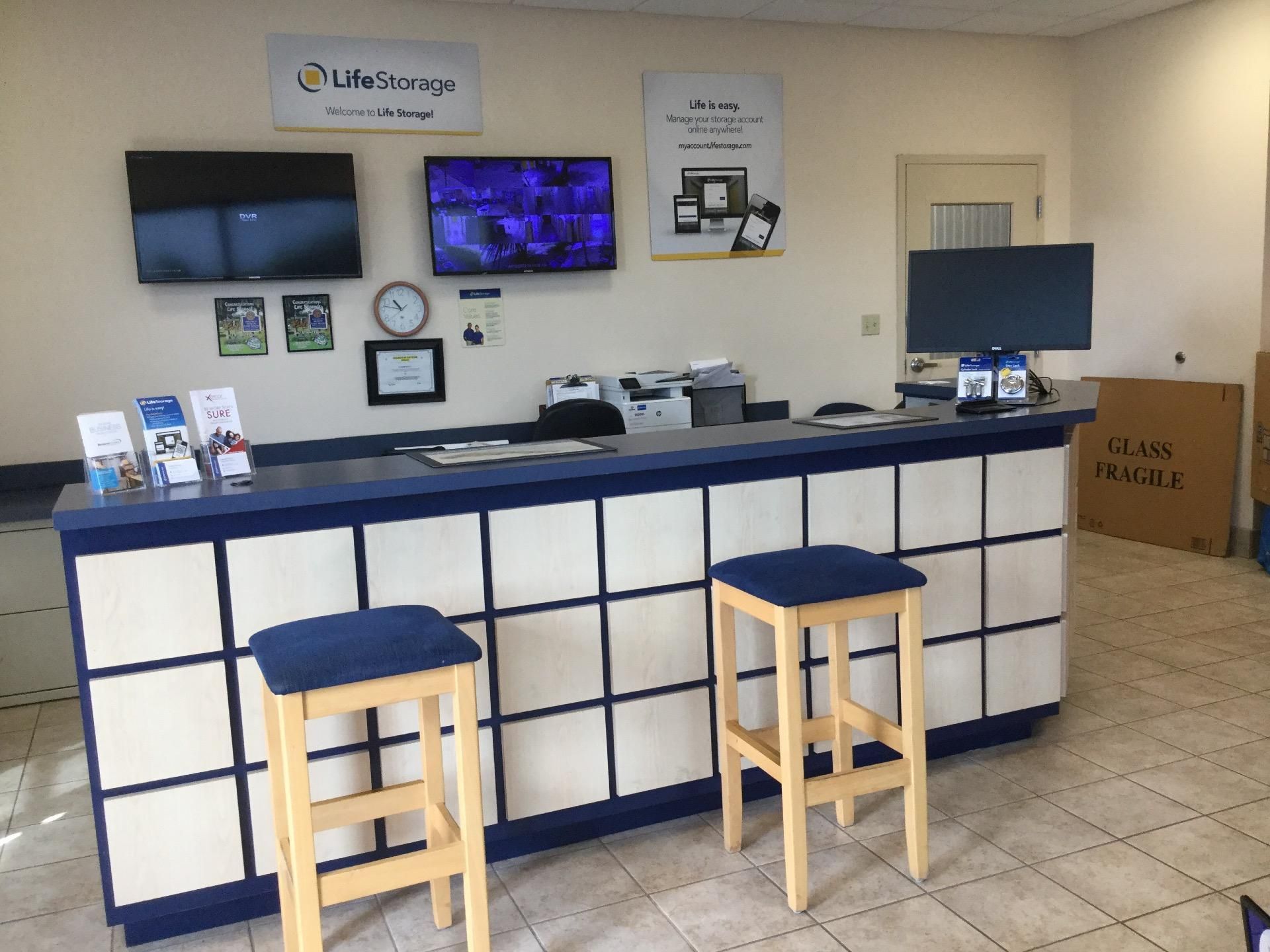 18×10 Self Storage Unit in North Fort Myers, FL 1347 N Tamiami Trl North Fort Myers, Florida 3