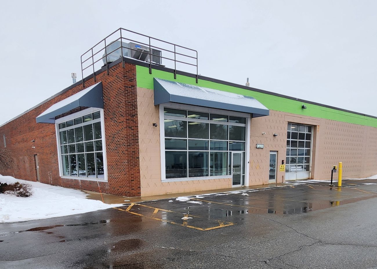 Extra Space Storage  4 Linlew Dr in Londonderry, NH