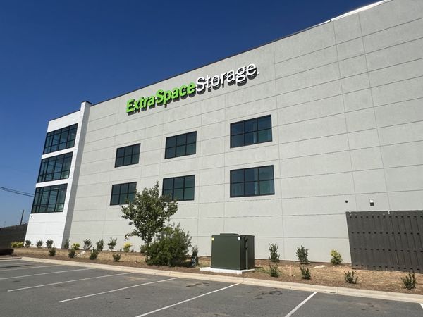 Extra Space Storage facility at 5320 E Independence Blvd - Charlotte, NC