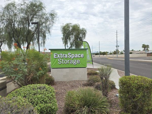 Extra Space Storage facility at 10461 N 99th Ave - Peoria, AZ