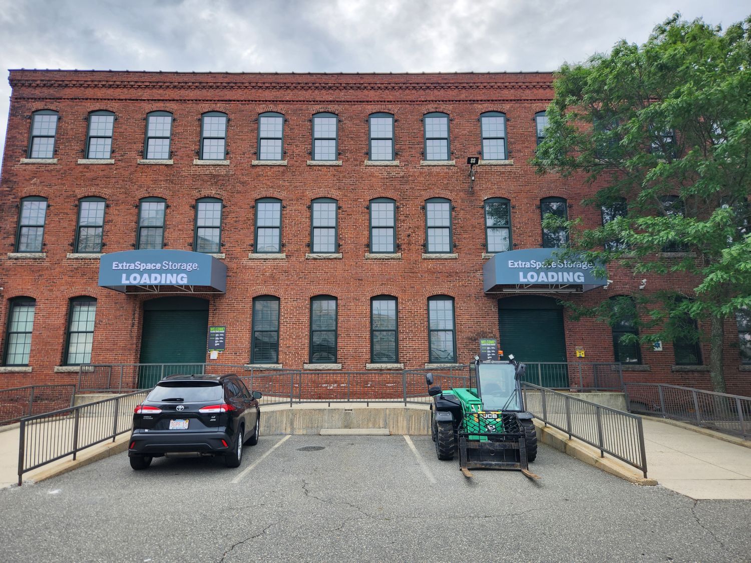 Extra Space Storage  51 McGrath Hwy in Cambridge, MA