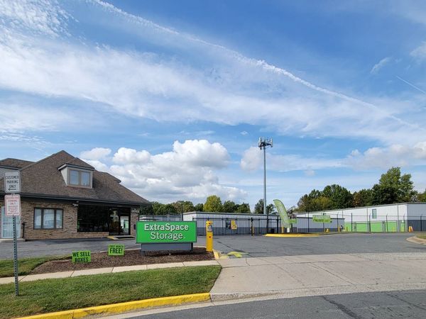 Extra Space Storage facility at 18920 Earhart Ct - Gaithersburg, MD