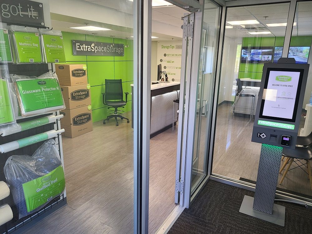 25×10 Self Storage Unit in Hudson, MA 565 Main St Hudson, Massachusetts 3